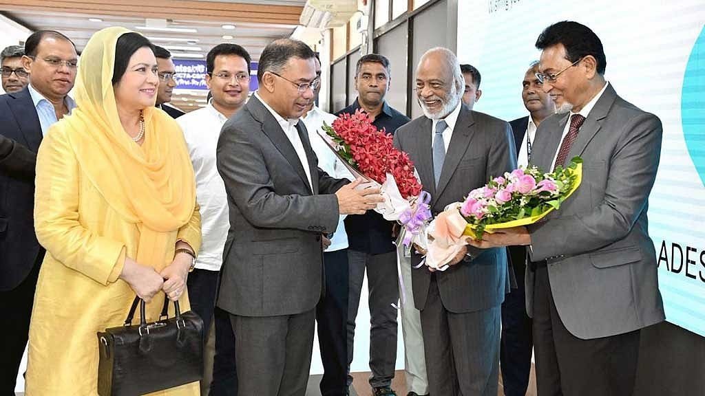 দেশে ফিরেছেন প্রধানমন্ত্রী তারেক রহমান